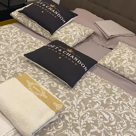 아파트 Decoluxe !apartamento Con 1 Da Letto , In Zona San Paolo , Via Martiniana *