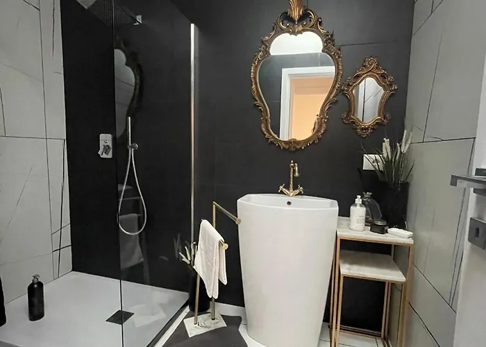 Decoluxe !apartamento Con 1 Da Letto , In Zona San Paolo , Via Martiniana * Turyn